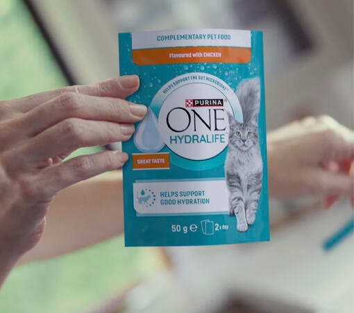 Ajuda a suportar a hidratação diária